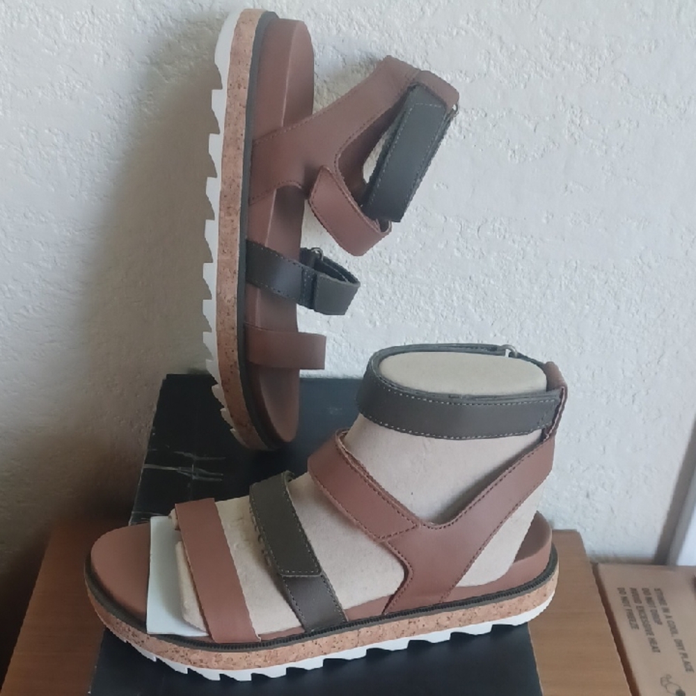 NEW SOREL SANDALS WOMEN SIZE 6